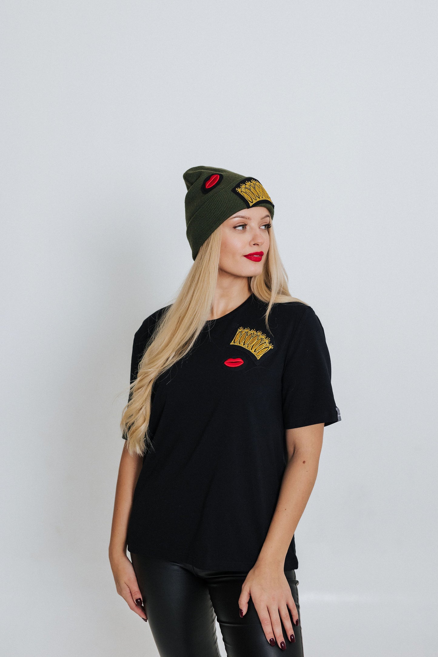 GOLDEN CROWN RED LIPS T-SHIRT